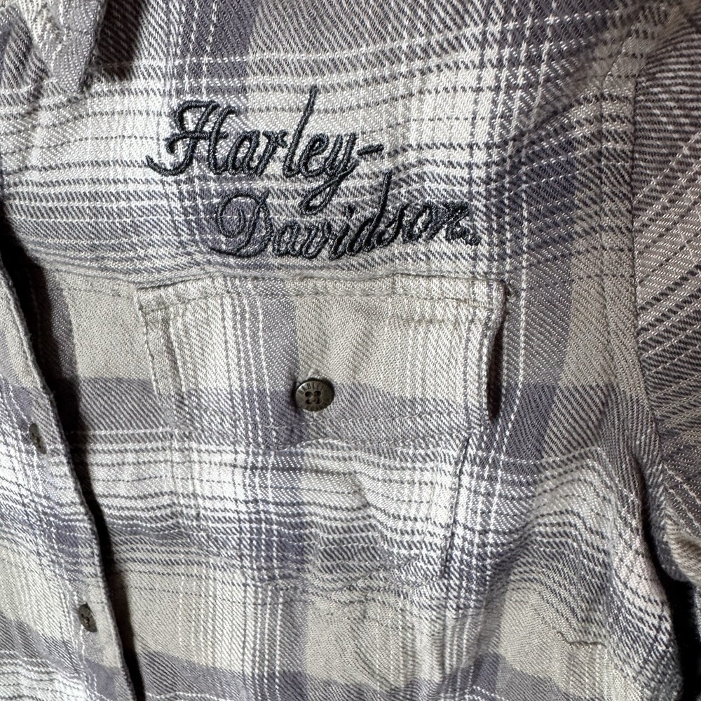 Harley Davidson Womens Plaid Flannel Shirt XS Beige Gray Embroidered Flower - Picture 2 of 10